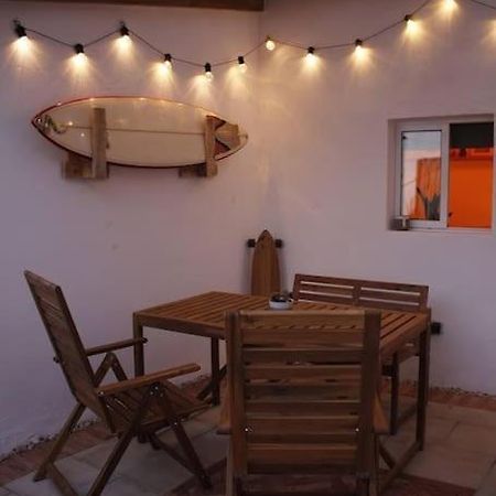 Appartamento Cozy Townhouse With Patio Raposeira  Esterno foto