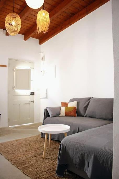 Appartamento Cozy Townhouse With Patio Raposeira  Esterno foto