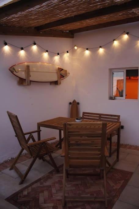 Appartamento Cozy Townhouse With Patio Raposeira  Esterno foto